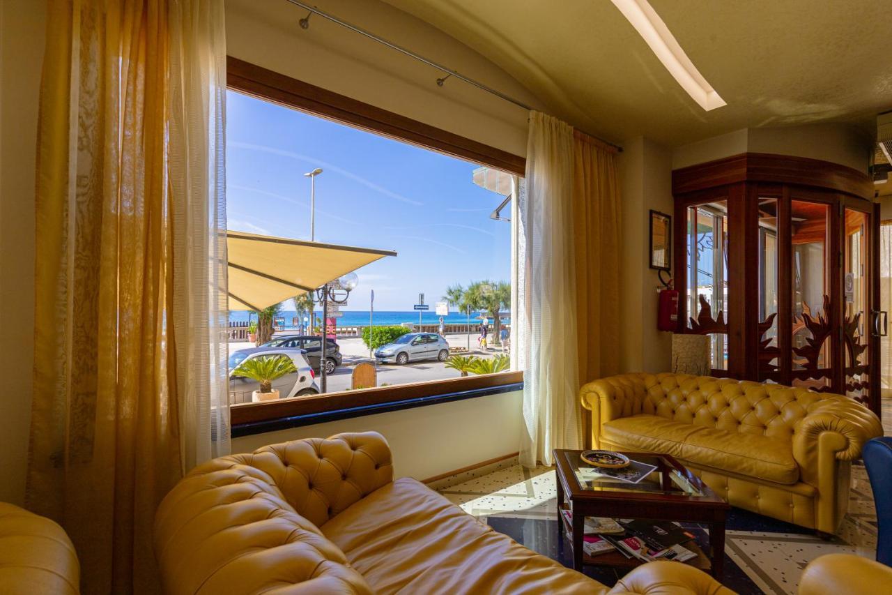 Hotel Riva Del Sole Чефалу Екстериор снимка