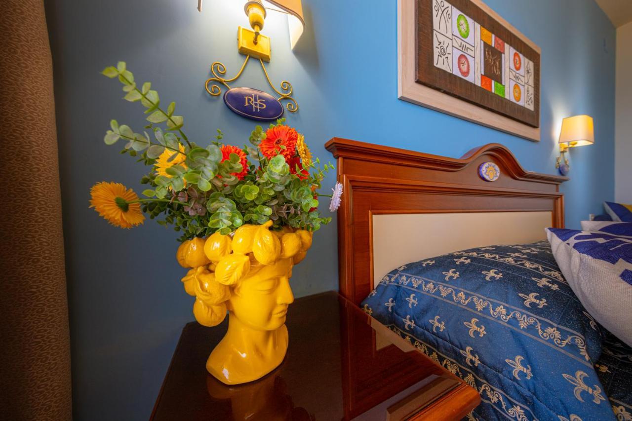 Hotel Riva Del Sole Чефалу Екстериор снимка