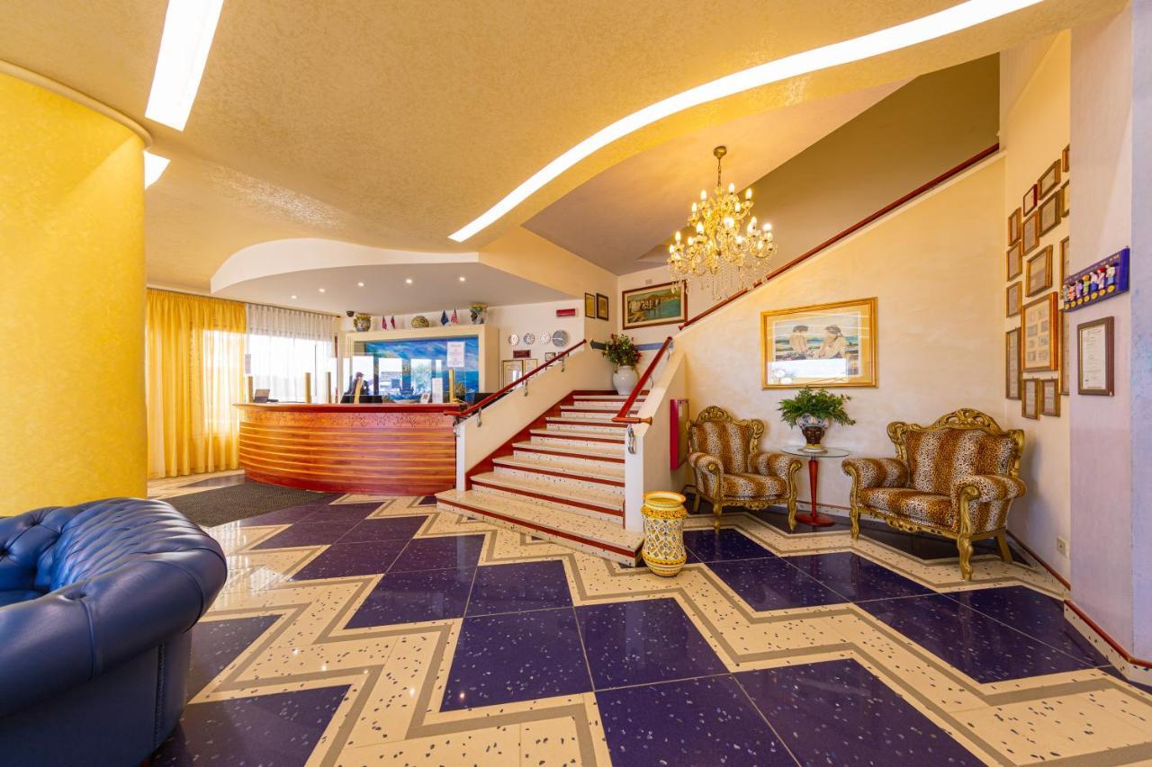 Hotel Riva Del Sole Чефалу Екстериор снимка