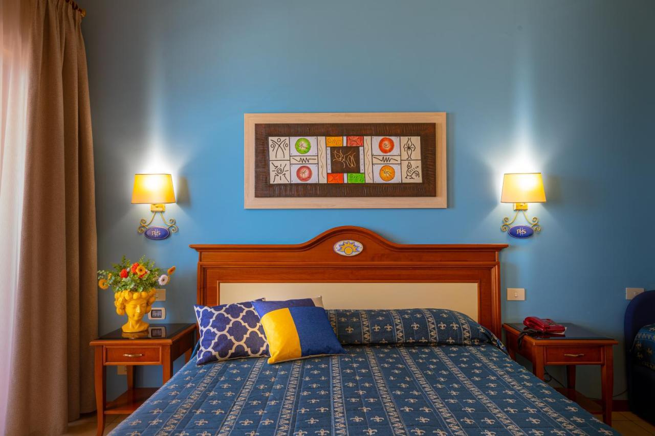 Hotel Riva Del Sole Чефалу Екстериор снимка