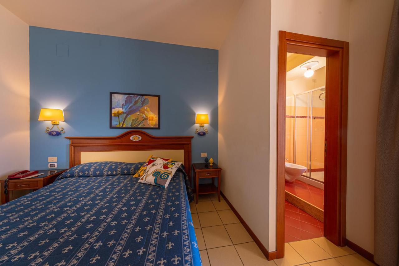 Hotel Riva Del Sole Чефалу Екстериор снимка