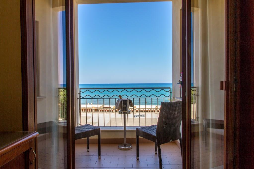 Hotel Riva Del Sole Чефалу Екстериор снимка