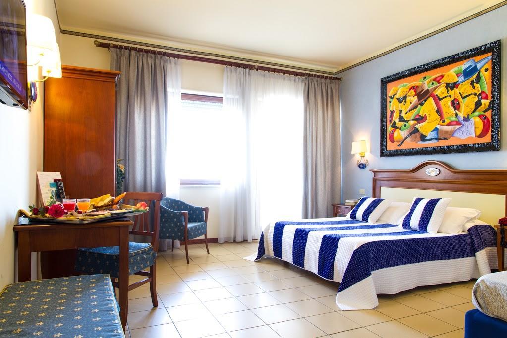 Hotel Riva Del Sole Чефалу Екстериор снимка