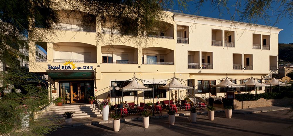 Hotel Riva Del Sole Чефалу Екстериор снимка