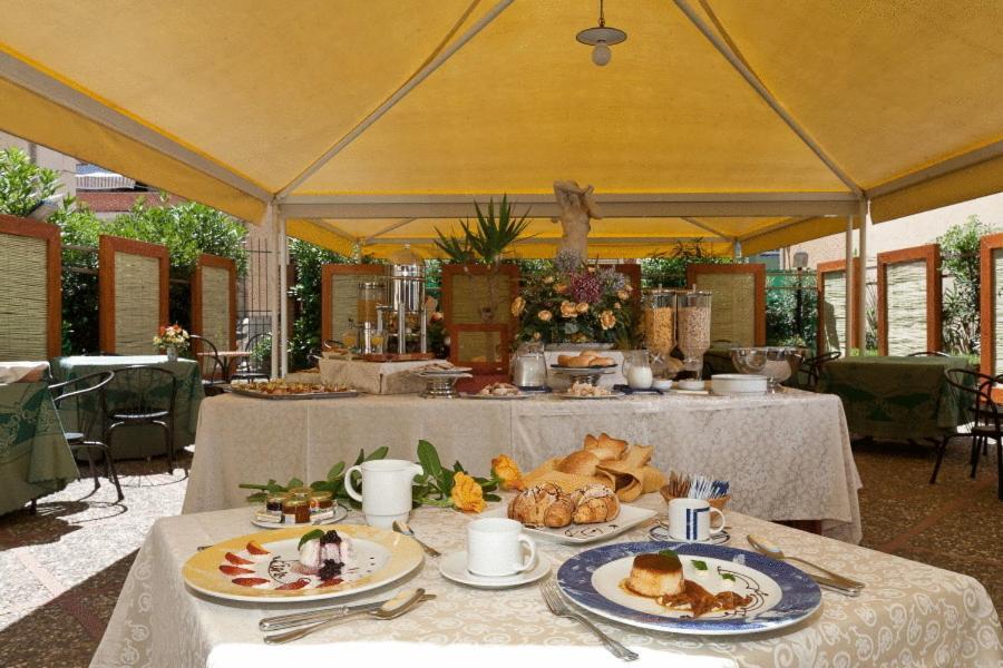 Hotel Riva Del Sole Чефалу Екстериор снимка